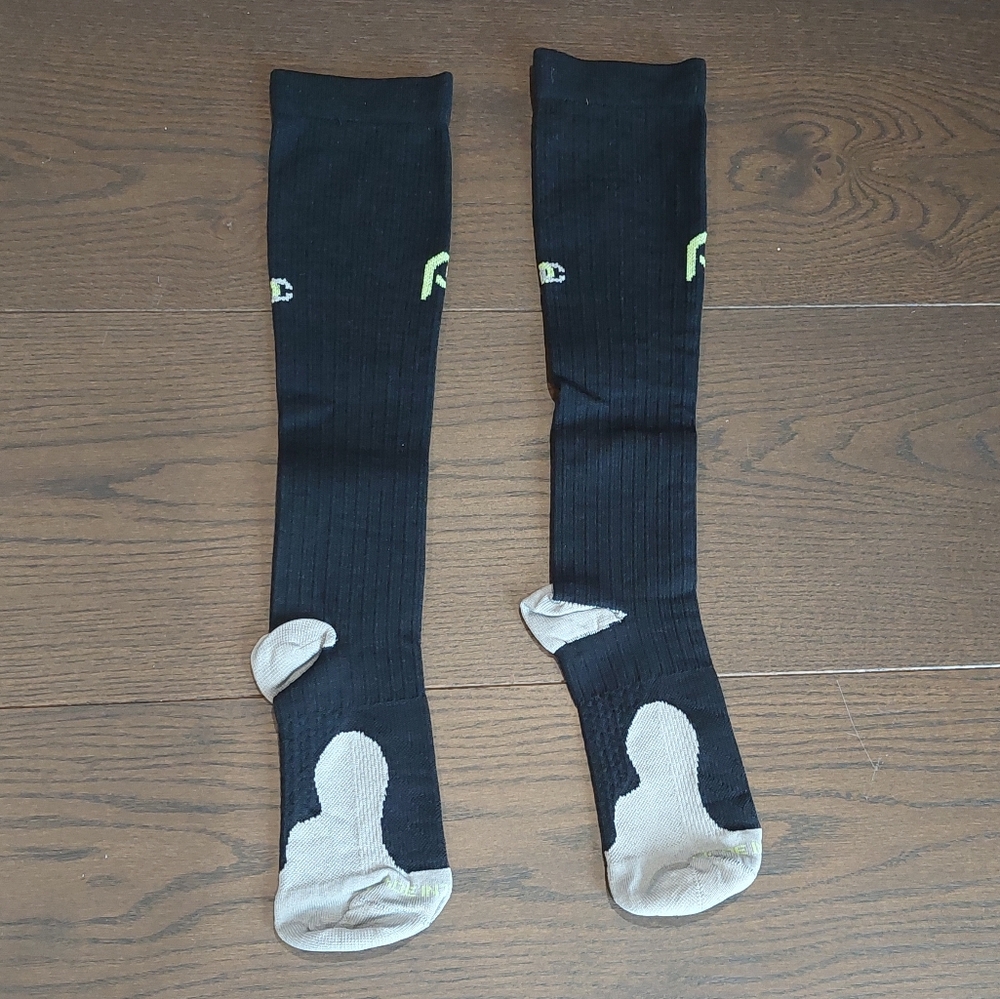 ProCompression Black Socks - Picture 2 of 6
